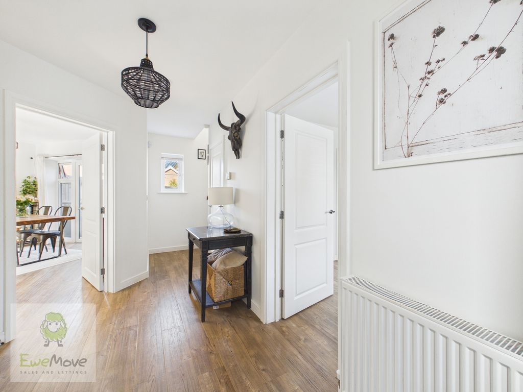 Property photo 3 of 24 Entrance Hall