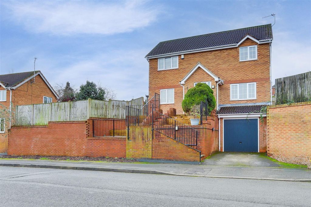 Property photo 2 of 25