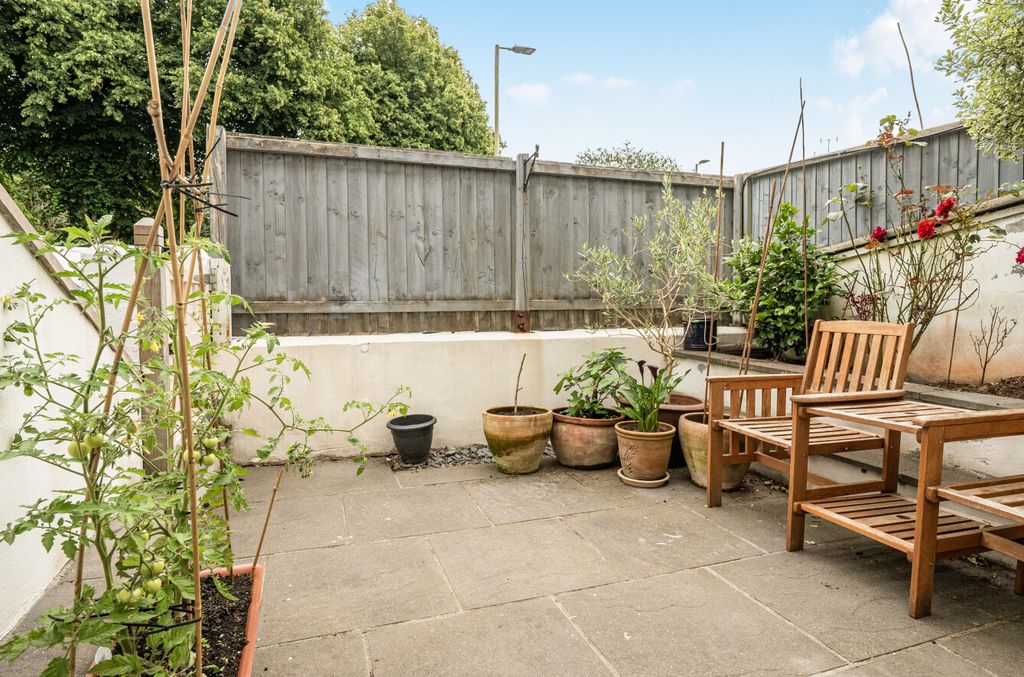 Property photo 3 of 19 1484607 (2)