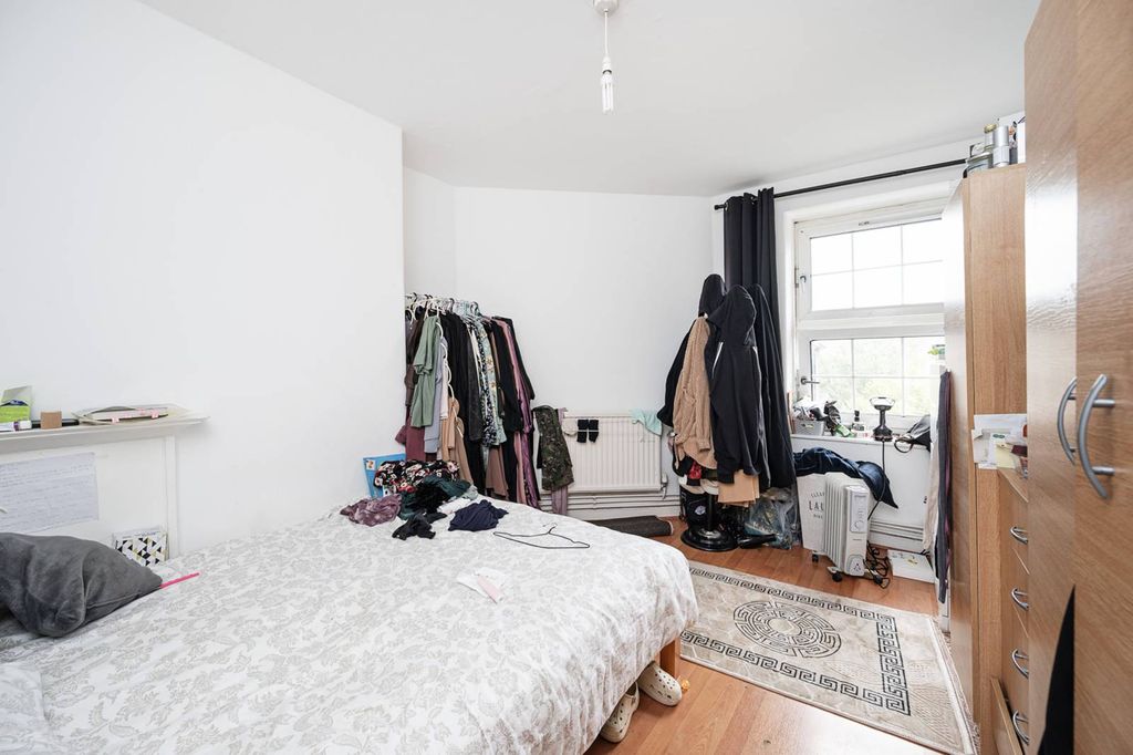 Property photo 1 of 3