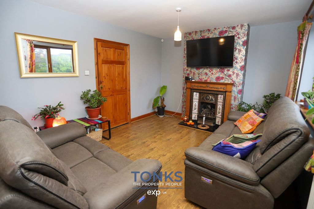 Property photo 3 of 15