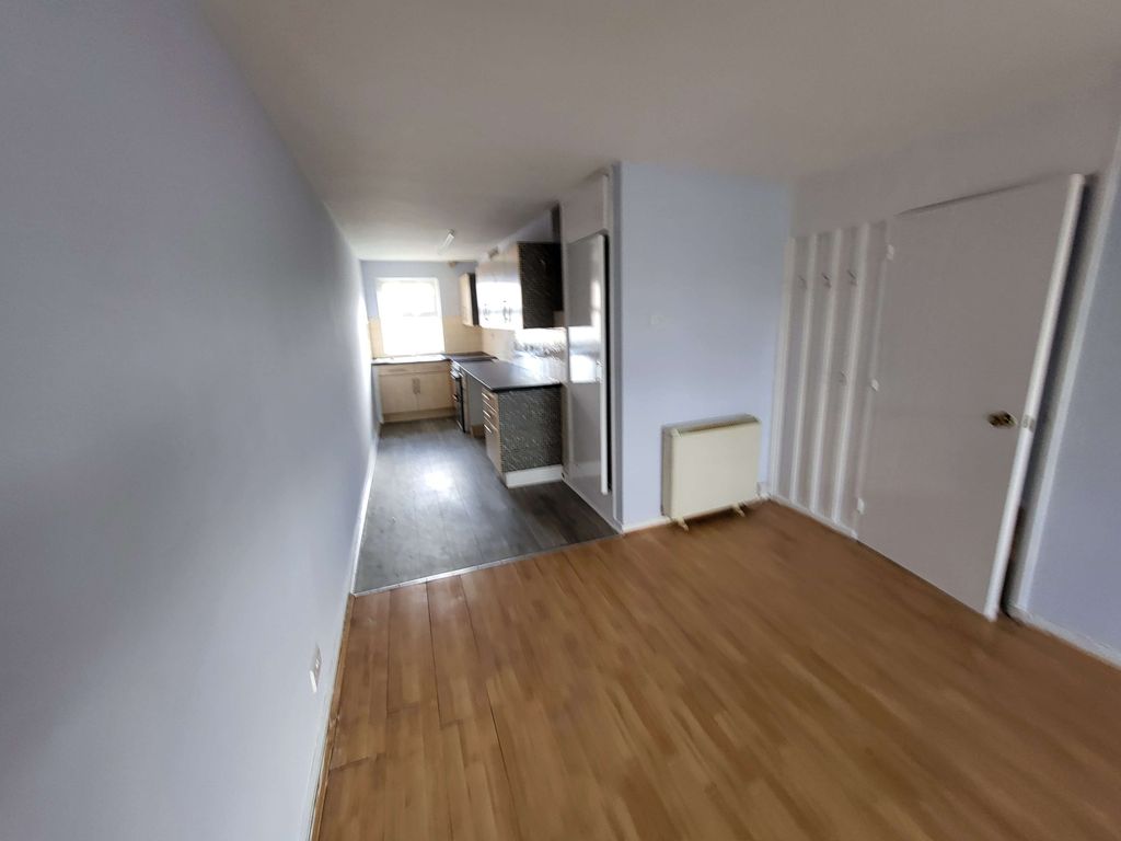 Property photo 2 of 11 Gallery