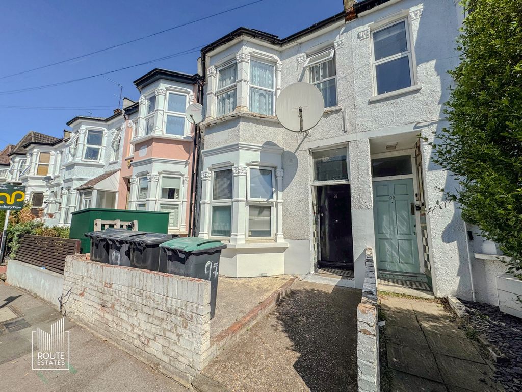 Property photo 1 of 12 Photo 10