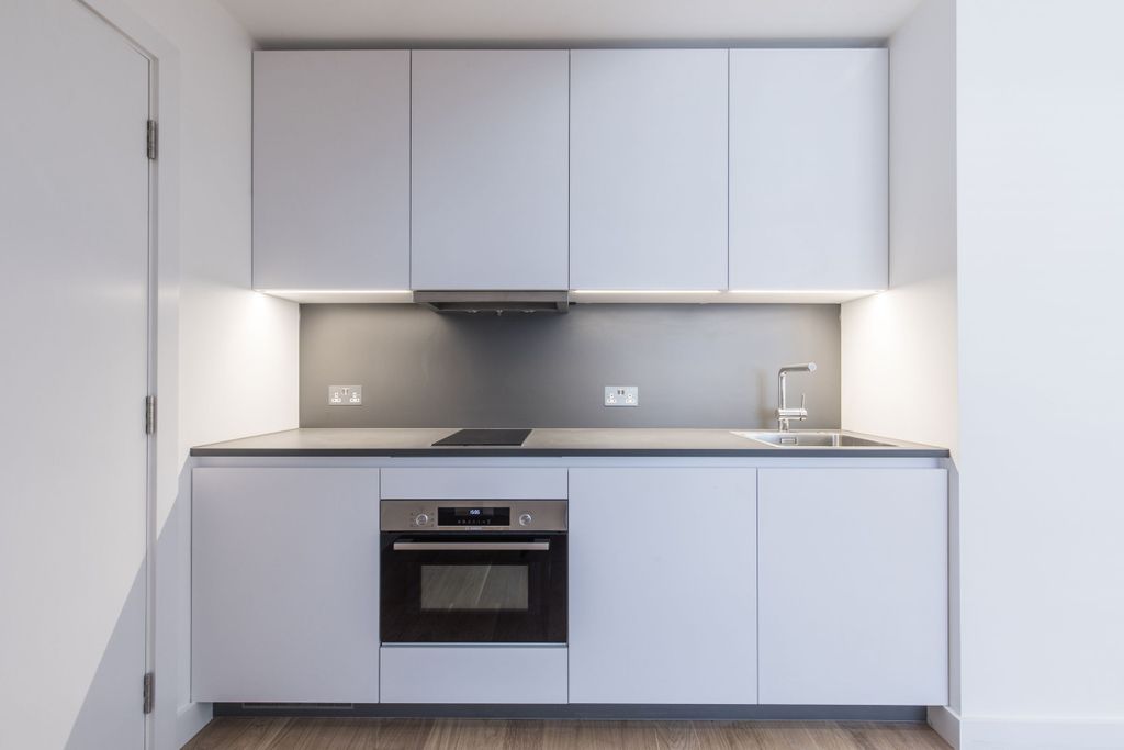 Property photo 1 of 10 Kitchen