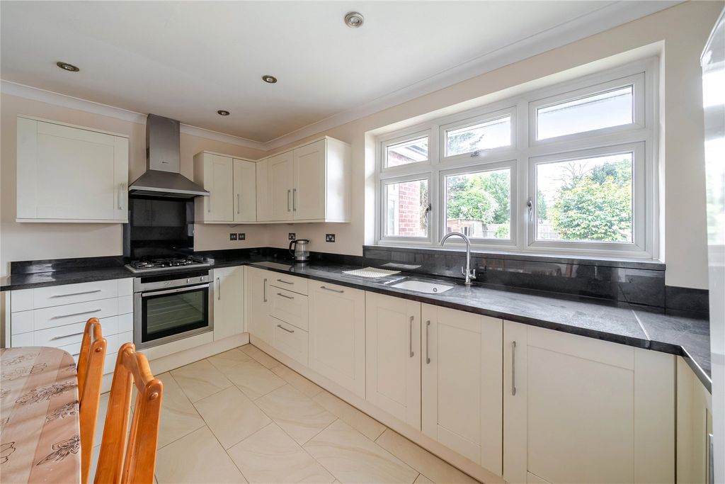 Property photo 2 of 14 Picture No. 07