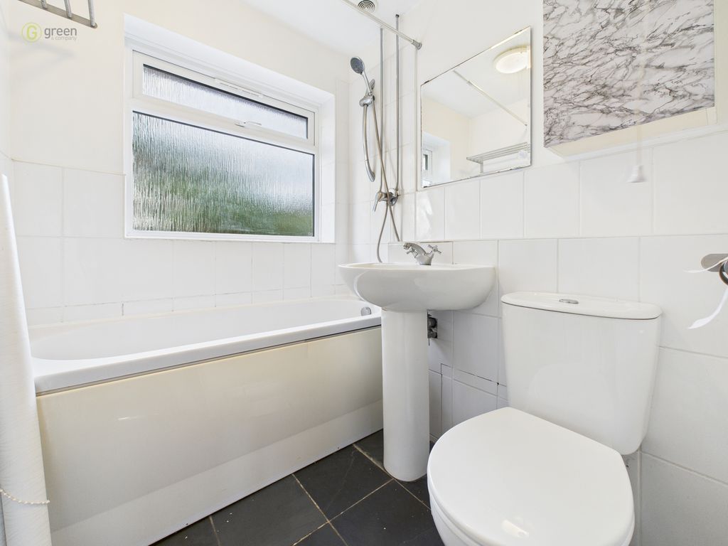 Property photo 3 of 12 Cam04914G0Pr0332Still007