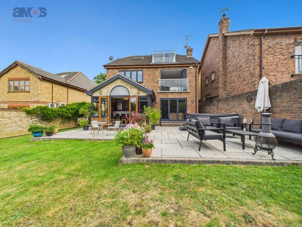 Property photo 2 of 30 4487493