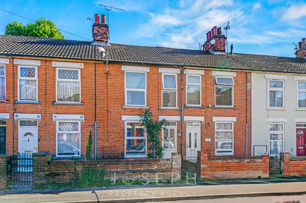 Property photo 1 of 13