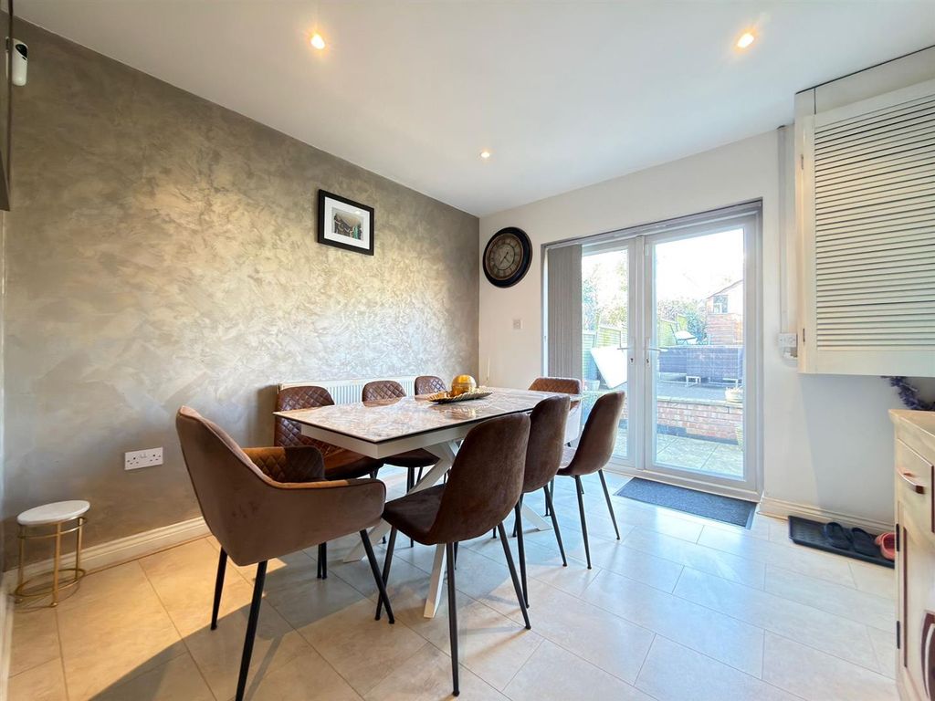 Property photo 3 of 24 Kitchen / Diner