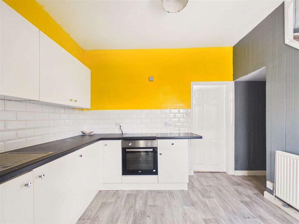 Property photo 3 of 7 Cam05451G0-Pr0177-Still004.Jpg