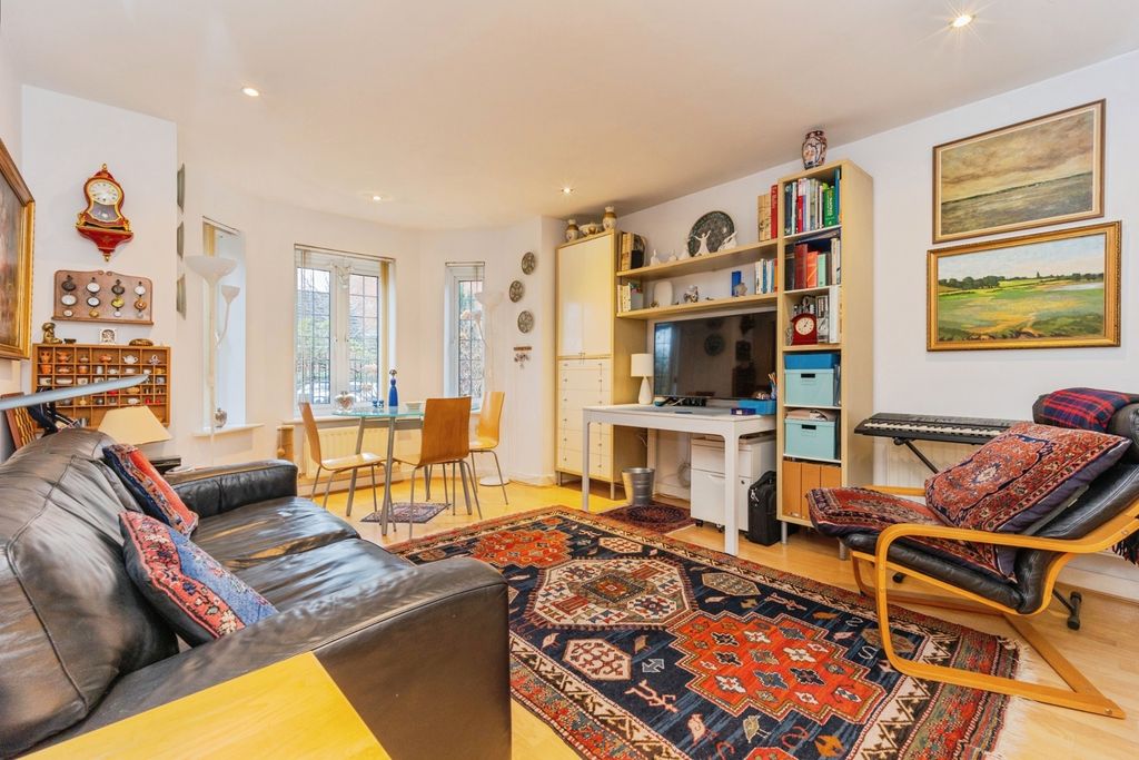 Property photo 2 of 18 Pbox-Img.Jpg