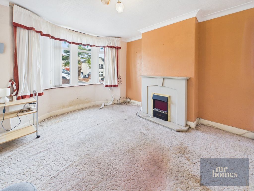 Property photo 3 of 44