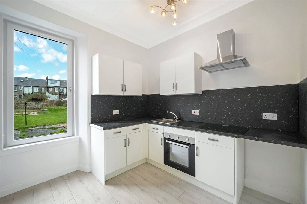 Property photo 3 of 11 Picture No. 06