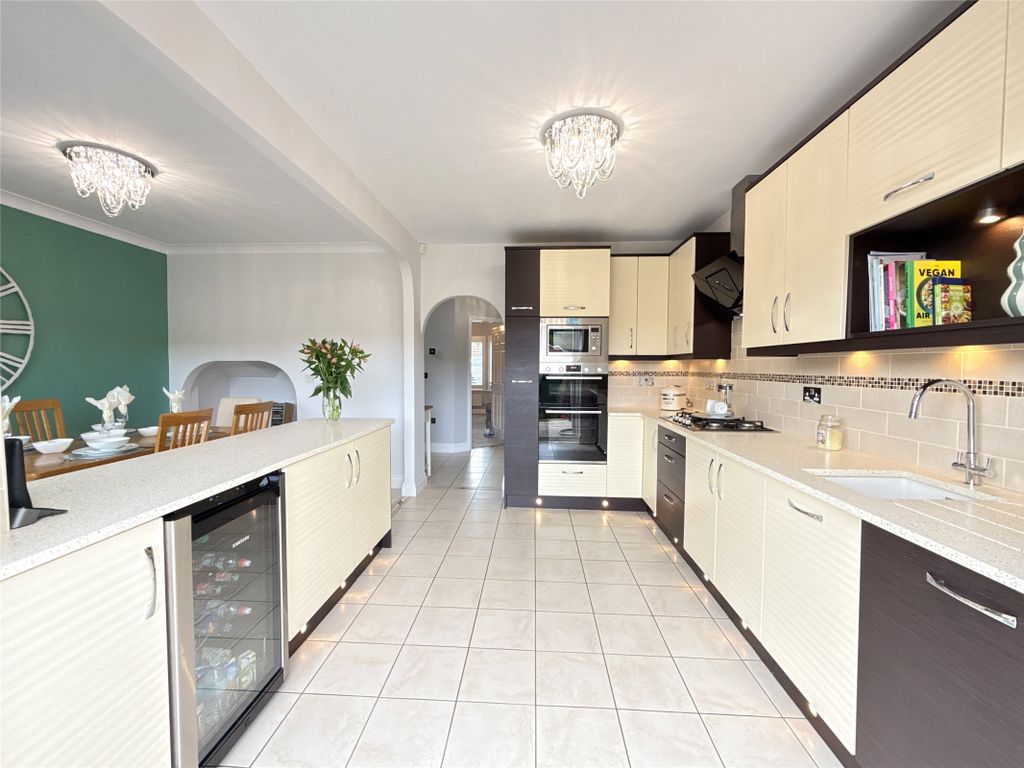 Property photo 3 of 32 Dining Kitchen