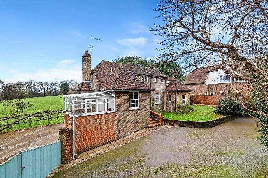 Property photo 3 of 34