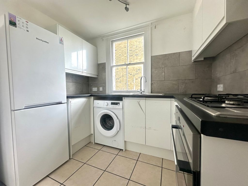 Property photo 3 of 8 Picture 3