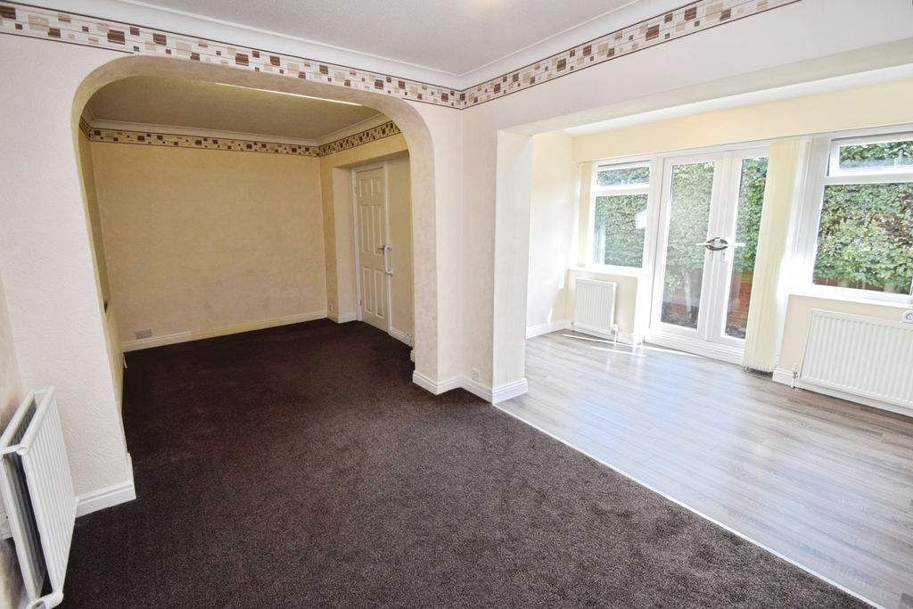 Property photo 3 of 18 9Cab0371-Diner 20Sunroom