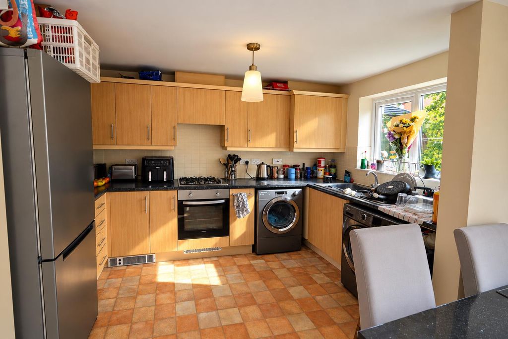 Property photo 3 of 10 5.Png