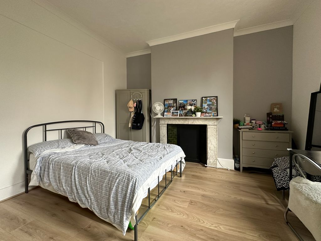 Property photo 2 of 18 Room 4 (4)