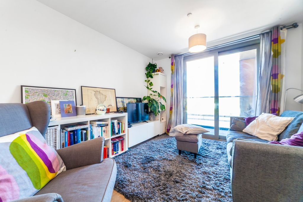 Property photo 2 of 8