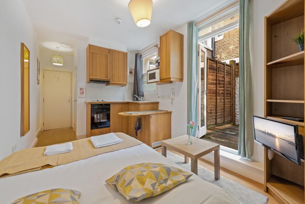Property photo 1 of 7 Studio To Rent