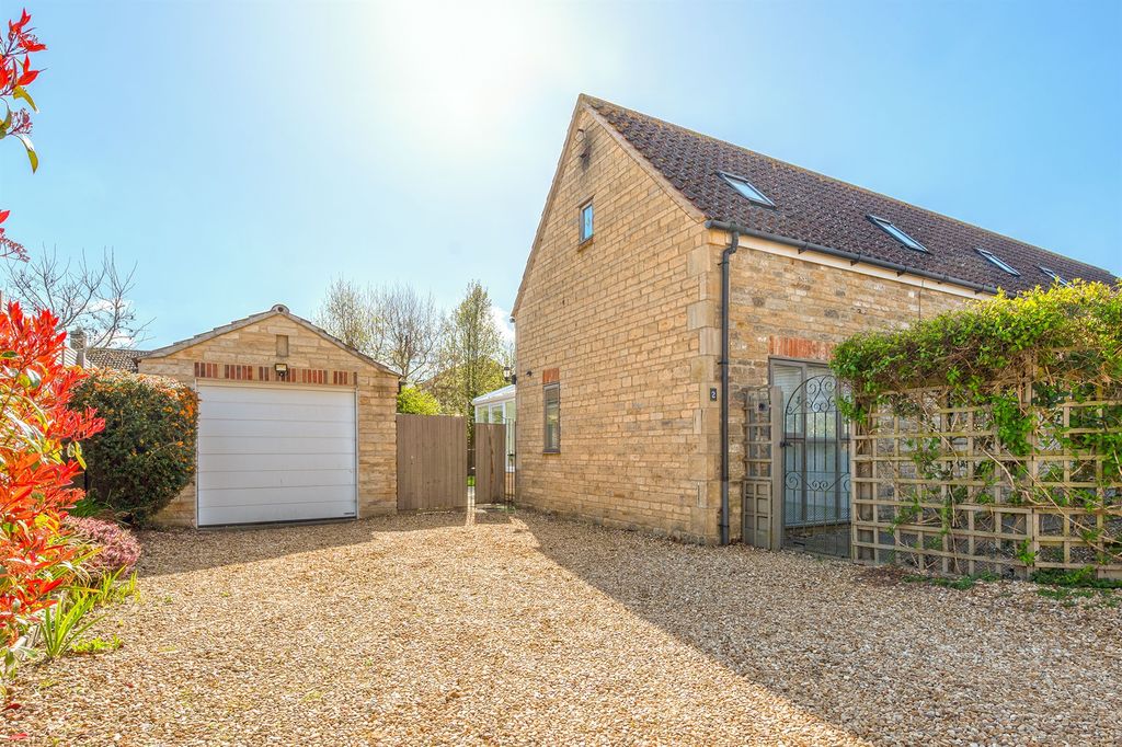 Property photo 2 of 19