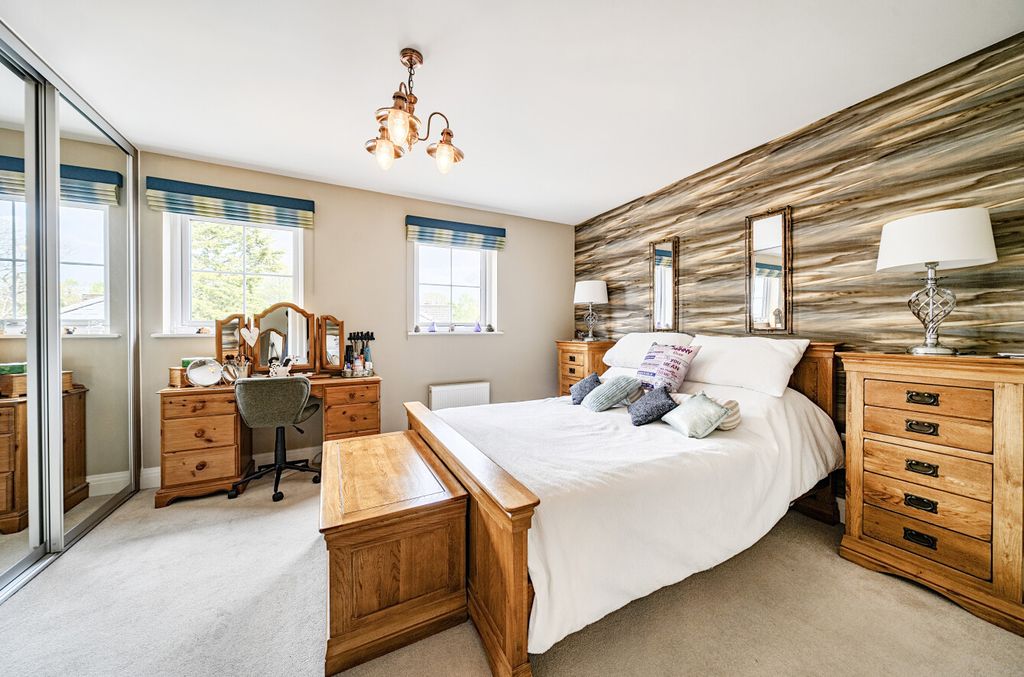 Property photo 3 of 21 1438717-13-69E0E4...