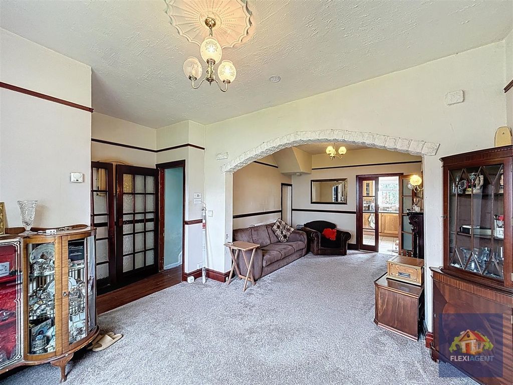 Property photo 3 of 17 4372963