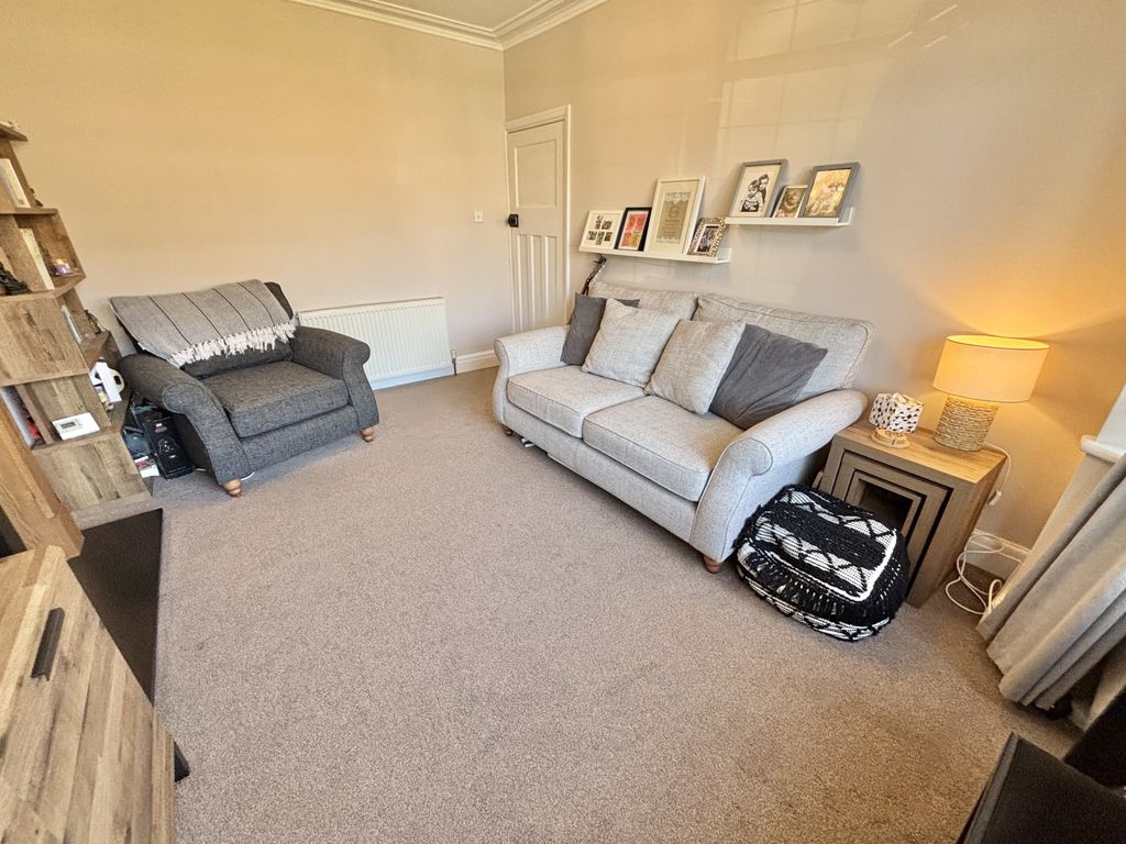 Property photo 3 of 27