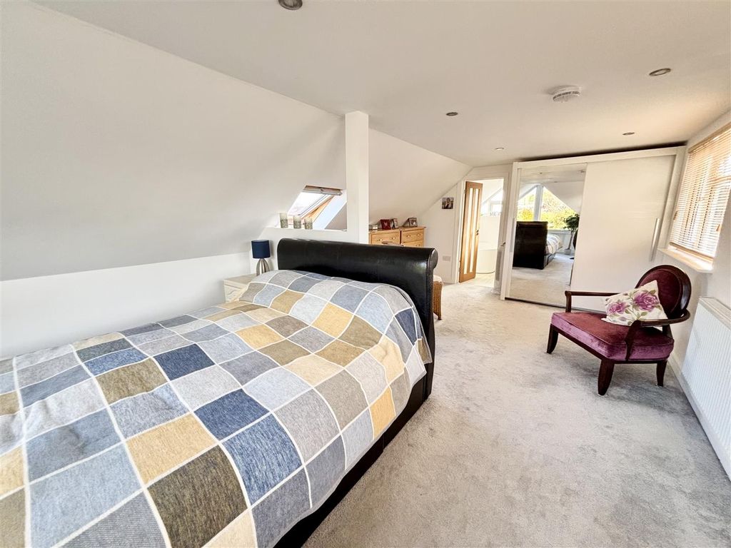 Property photo 3 of 16 Img_4132.Jpeg