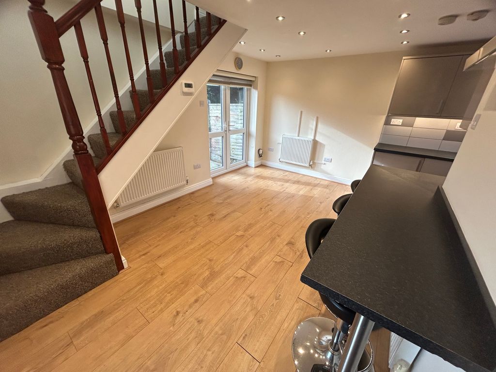 Property photo 3 of 9 Img_2598