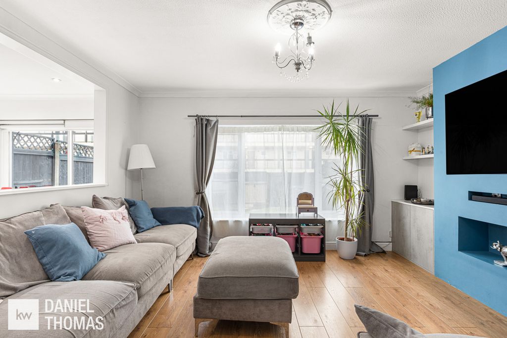 Property photo 2 of 19