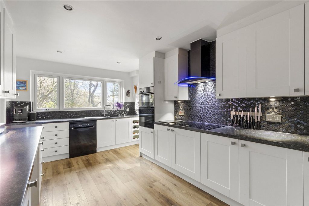 Property photo 2 of 12 Picture No. 08