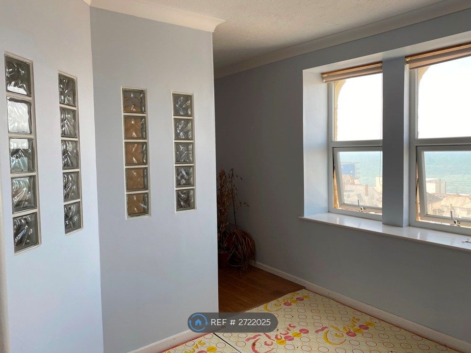 Property photo 3 of 15 Living Room