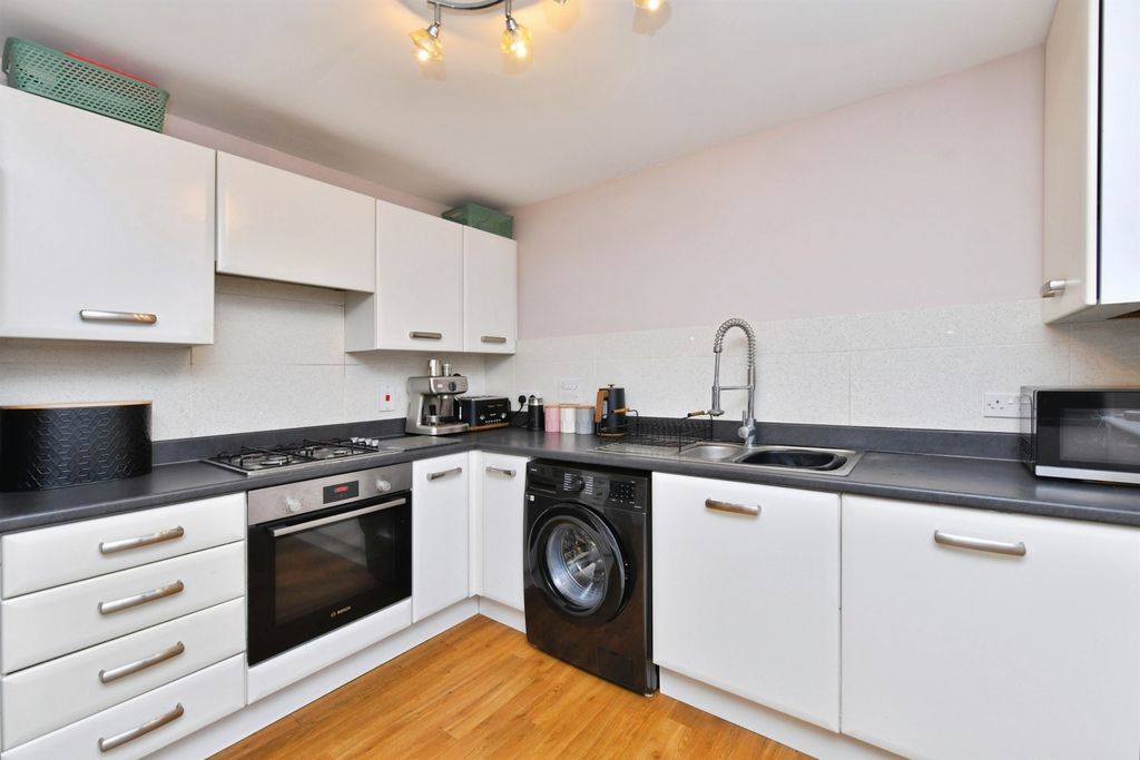 Property photo 3 of 20