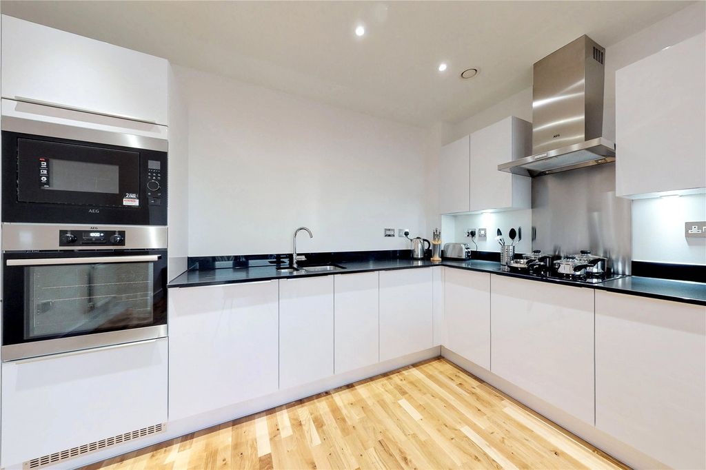 Property photo 2 of 12 Picture No. 27