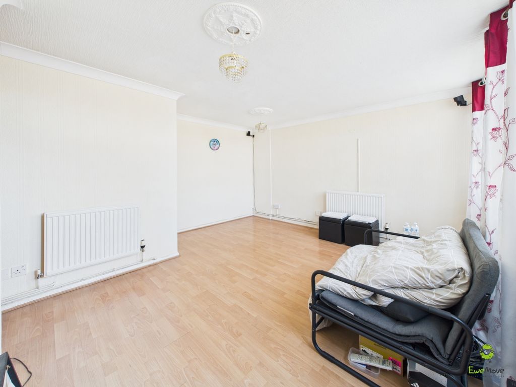 Property photo 3 of 7 Cam03779G0-Pr0342-Still006