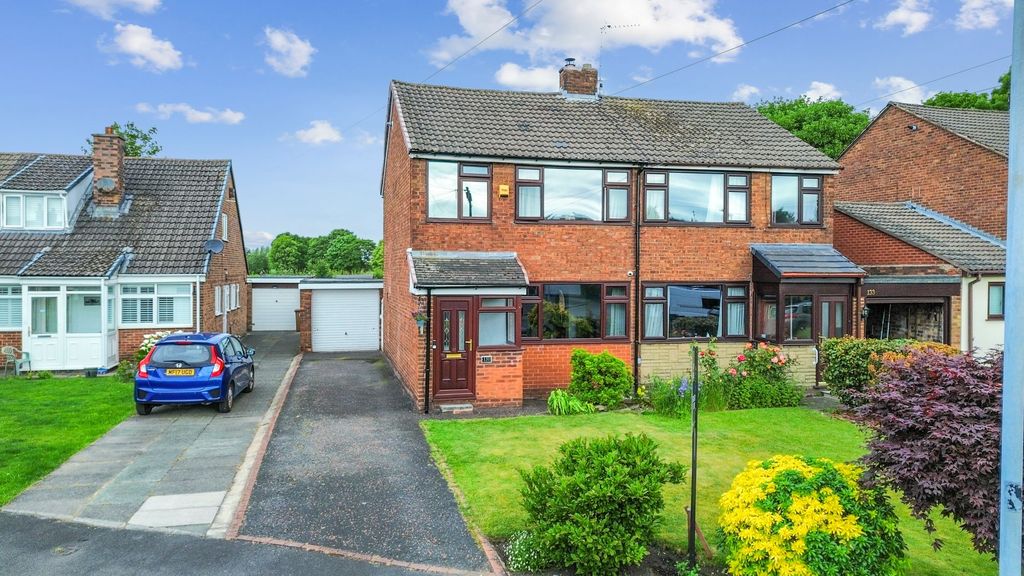 Property photo 1 of 32
