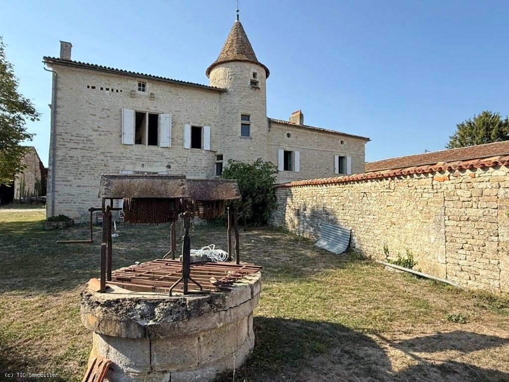 Property photo 3 of 56 2._Logis_To_Renovate_In_Charente_1_6Ab7B848d4Caf