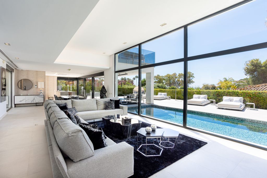 Property photo 3 of 26