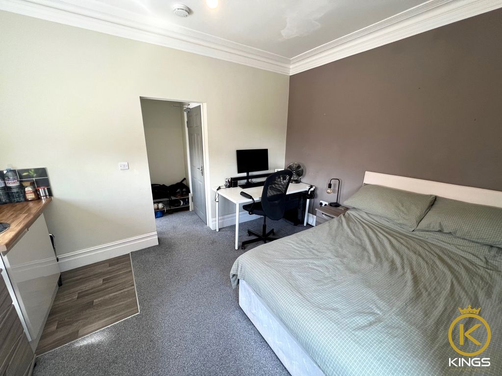 Property photo 2 of 8 1