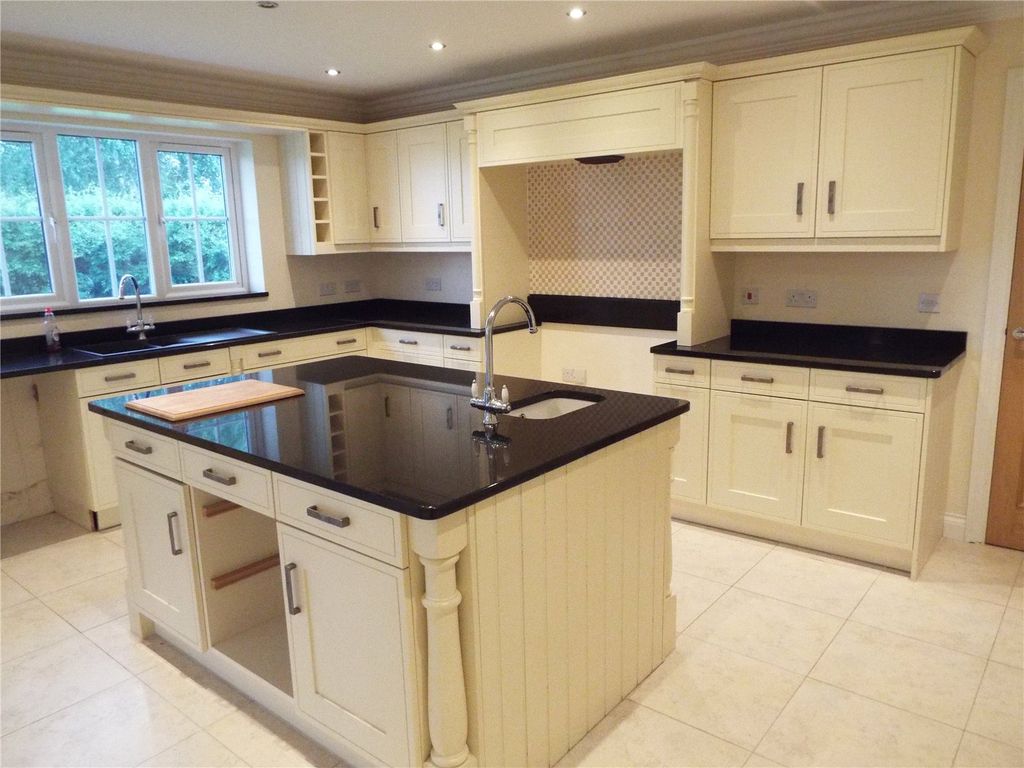 Property photo 3 of 58 Picture No. 06