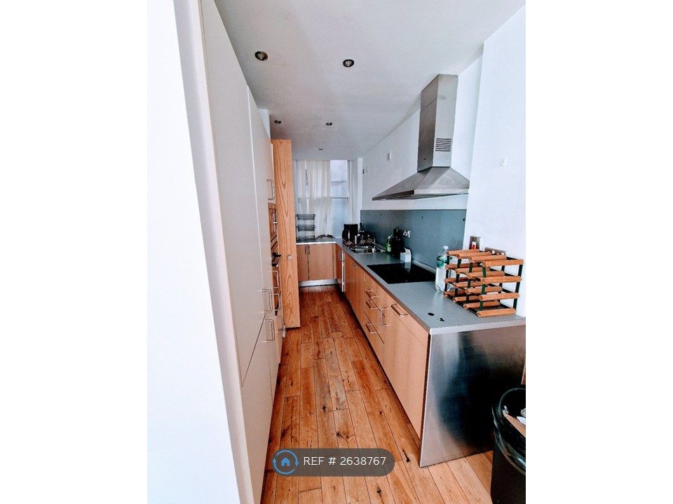 Property photo 3 of 13 Kitchen