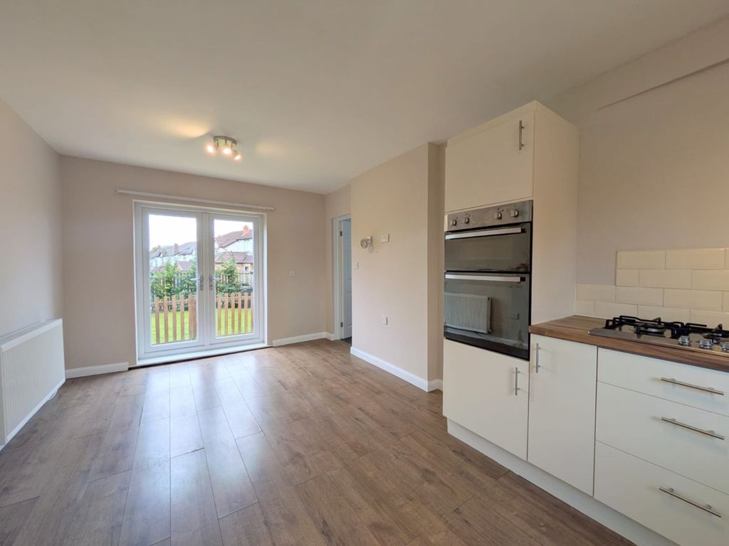 Property photo 3 of 11 5466E4F1-c18F-411F-851c-Fc38E09A463B