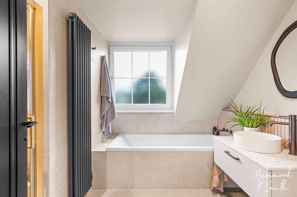 Additional image 19 of 4 bed end terrace house for saleTheydon Grove, Epping CM16