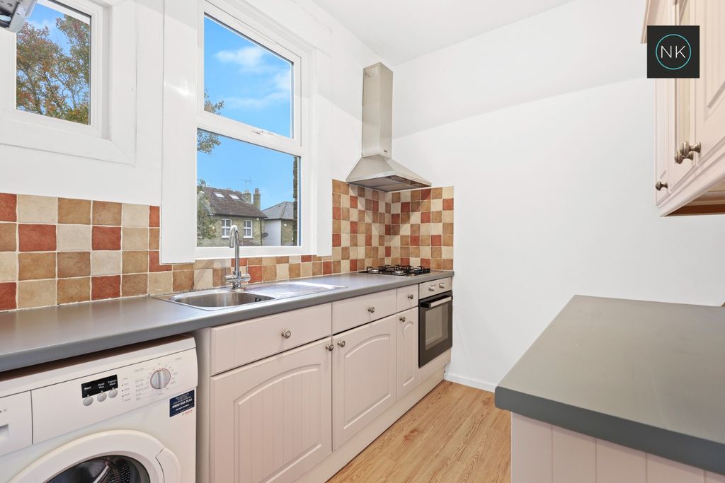 Property photo 3 of 18 4669966