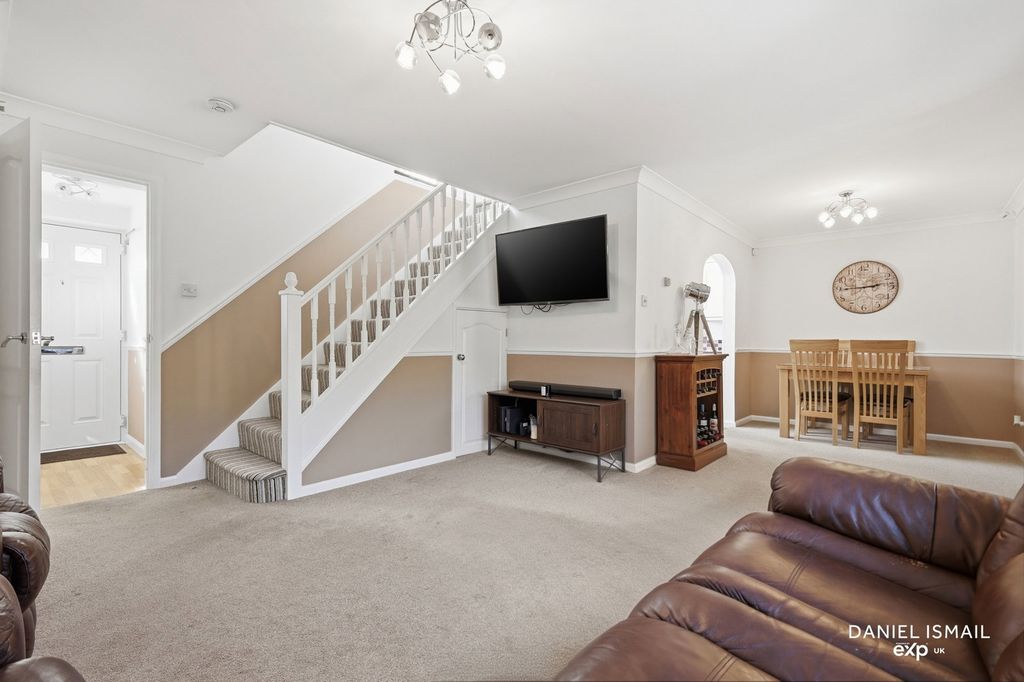 Property photo 2 of 26