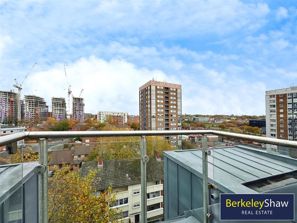 Property photo 1 of 15 Balcony
