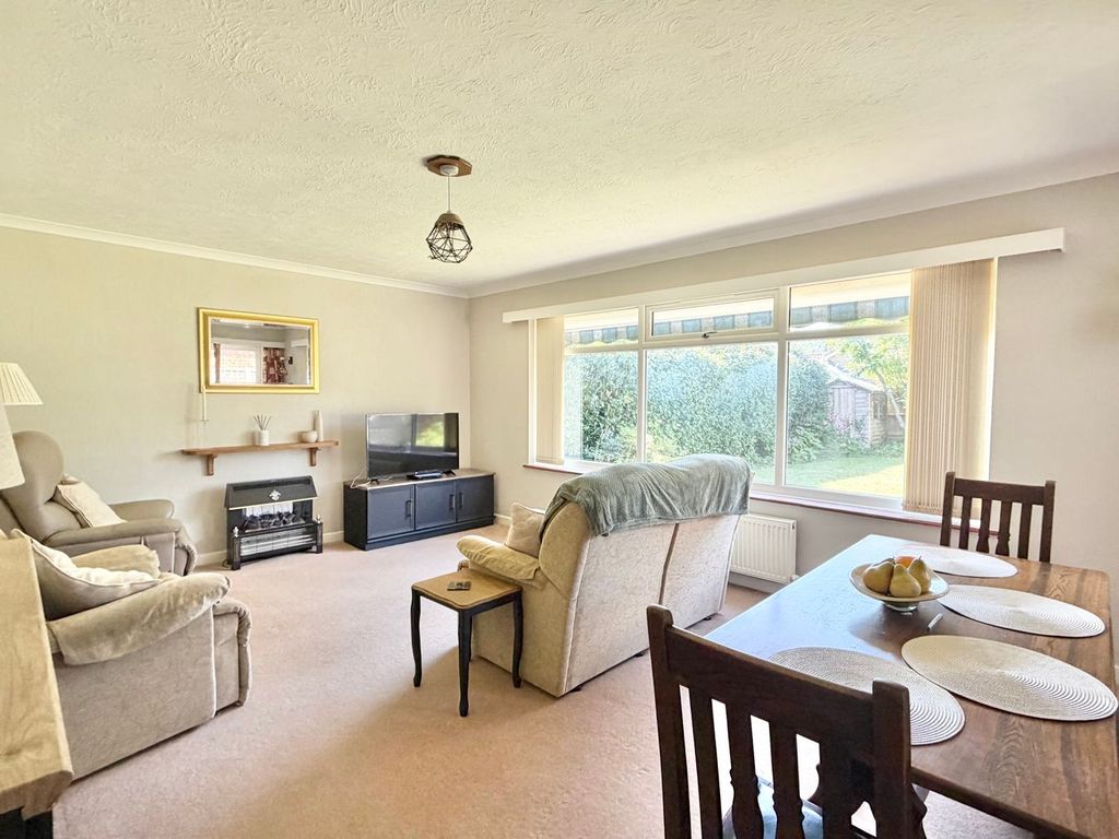 Property photo 2 of 20