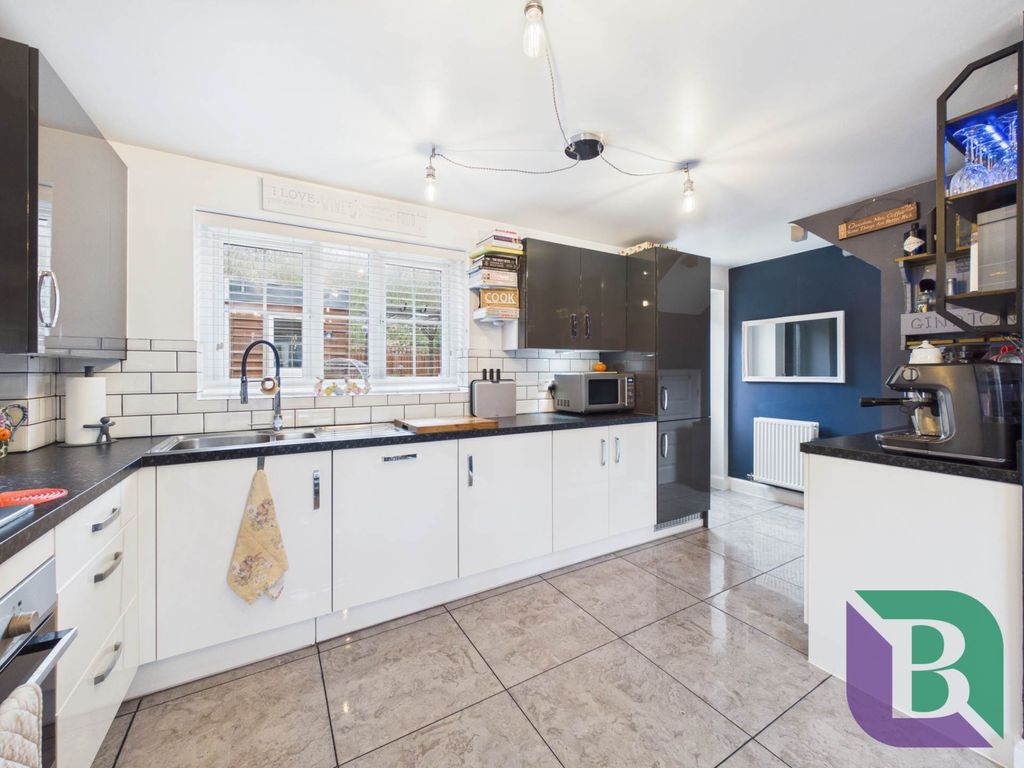 Property photo 2 of 30